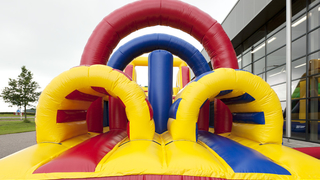 Hindernisparcours Bunt