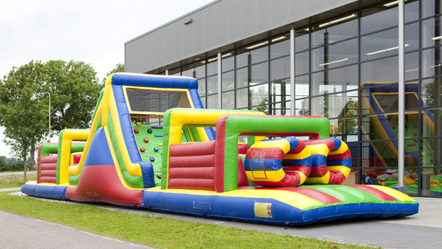 Hindernisparcours Bunt