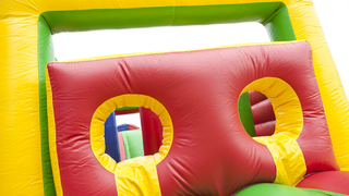 Hindernisparcours Bunt