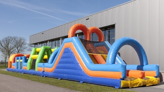 Hindernisparcours Bunt