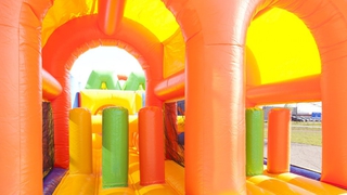 Hindernisparcours Bunt