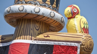 Riesenrutsche Piratenschiff