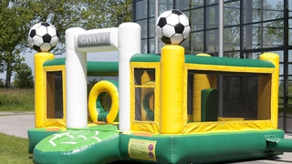 Riesenrutsche Super Fussball