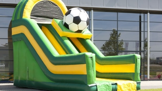 Riesenrutsche Super Fussball
