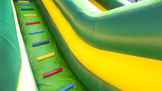 Riesenrutsche Super Fussball