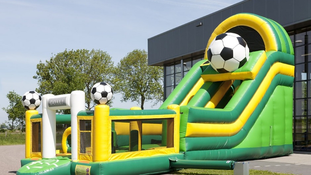 Riesenrutsche Super Fussball