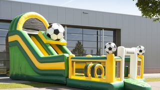 Riesenrutsche Super Fussball