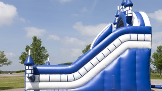 Riesenrutsche Super Ritterburg