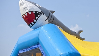  Hüpfburg Shooter Seaworld klein 