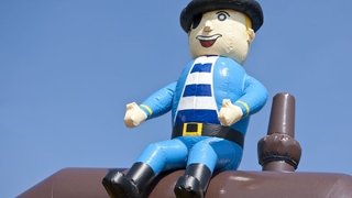  Hüpfburg Shooter Piratenschiff klein 