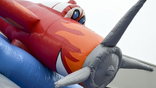 Riesenrutsche Flugzeug Super 