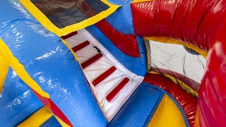 Hüpfburg Funcity Achterbahn 