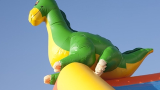 Hüpfburg Super Dino