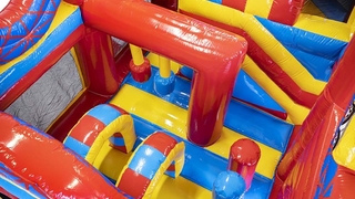 Hüpfburg Multiplay Achterbahn