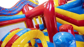 Hüpfburg Multiplay Achterbahn