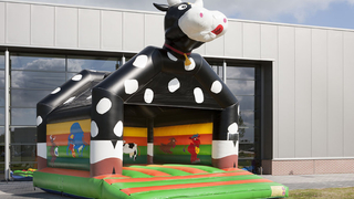 Hüpfburg Super Kuh