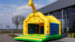 Hüpfburg Super Giraffe