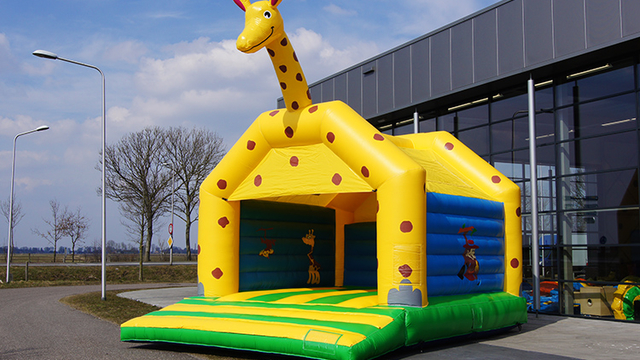 Hüpfburg Super Giraffe