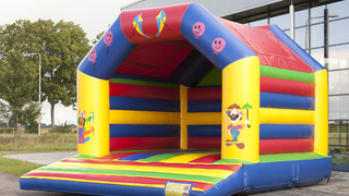 Hüpfburg Super Zirkus