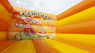 Hüpfburg Mini Zirkus